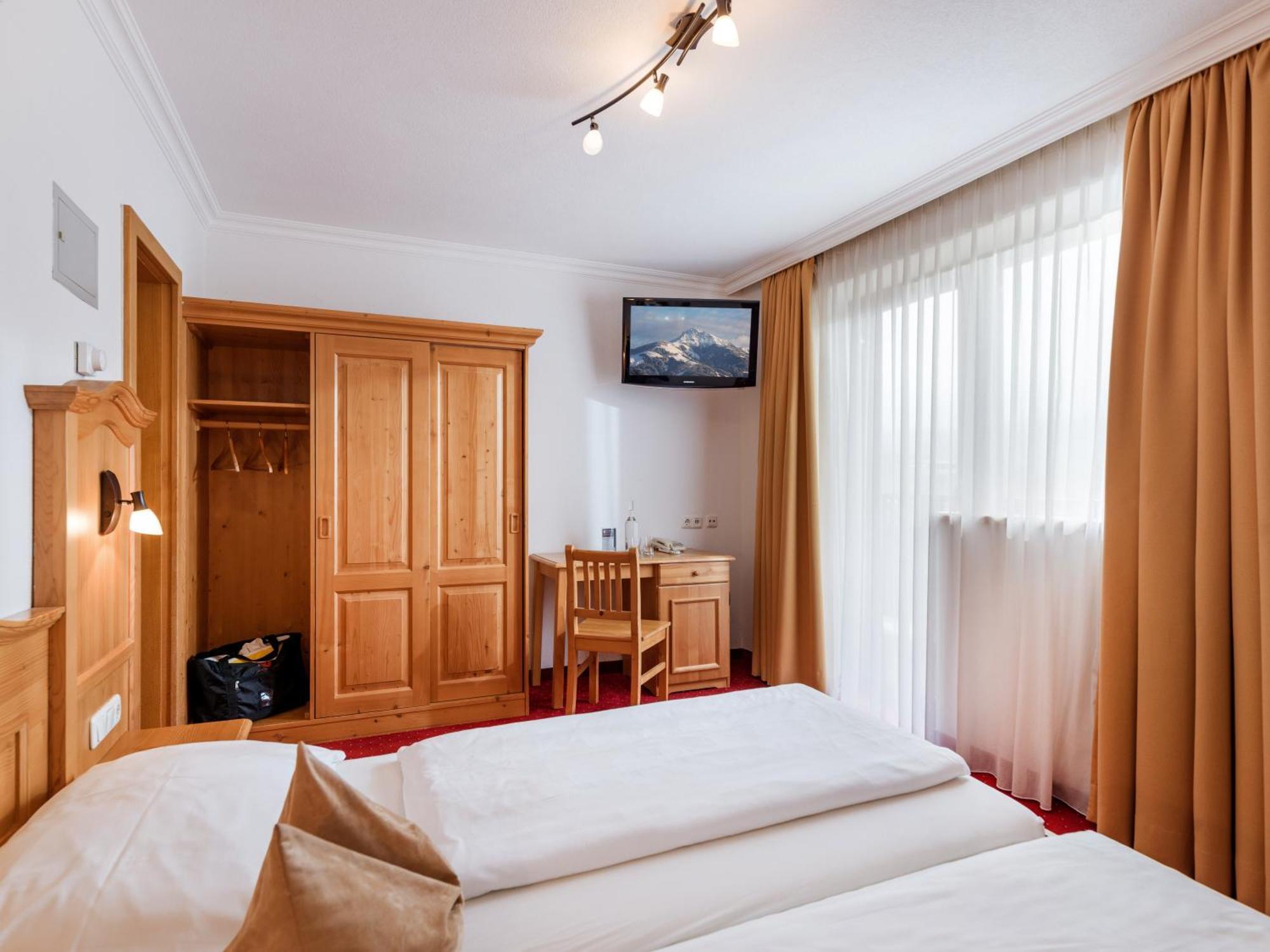 Hotel Kroneck Кирхберг Экстерьер фото